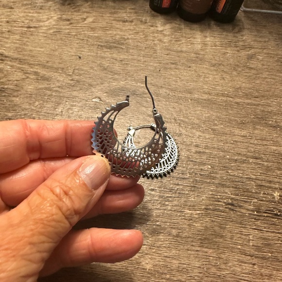 Silver stylish hoop earrings - Picture 4 of 4